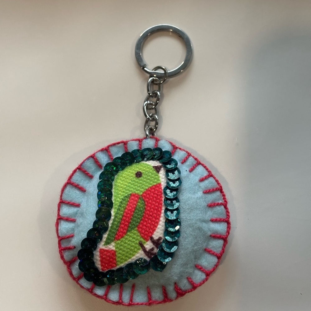 Colorful Bird Keychain for Pet Lovers - Picture 3 of 5